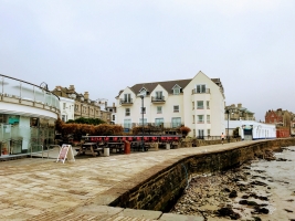 Exterior/View