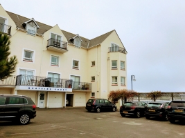 Exterior/View